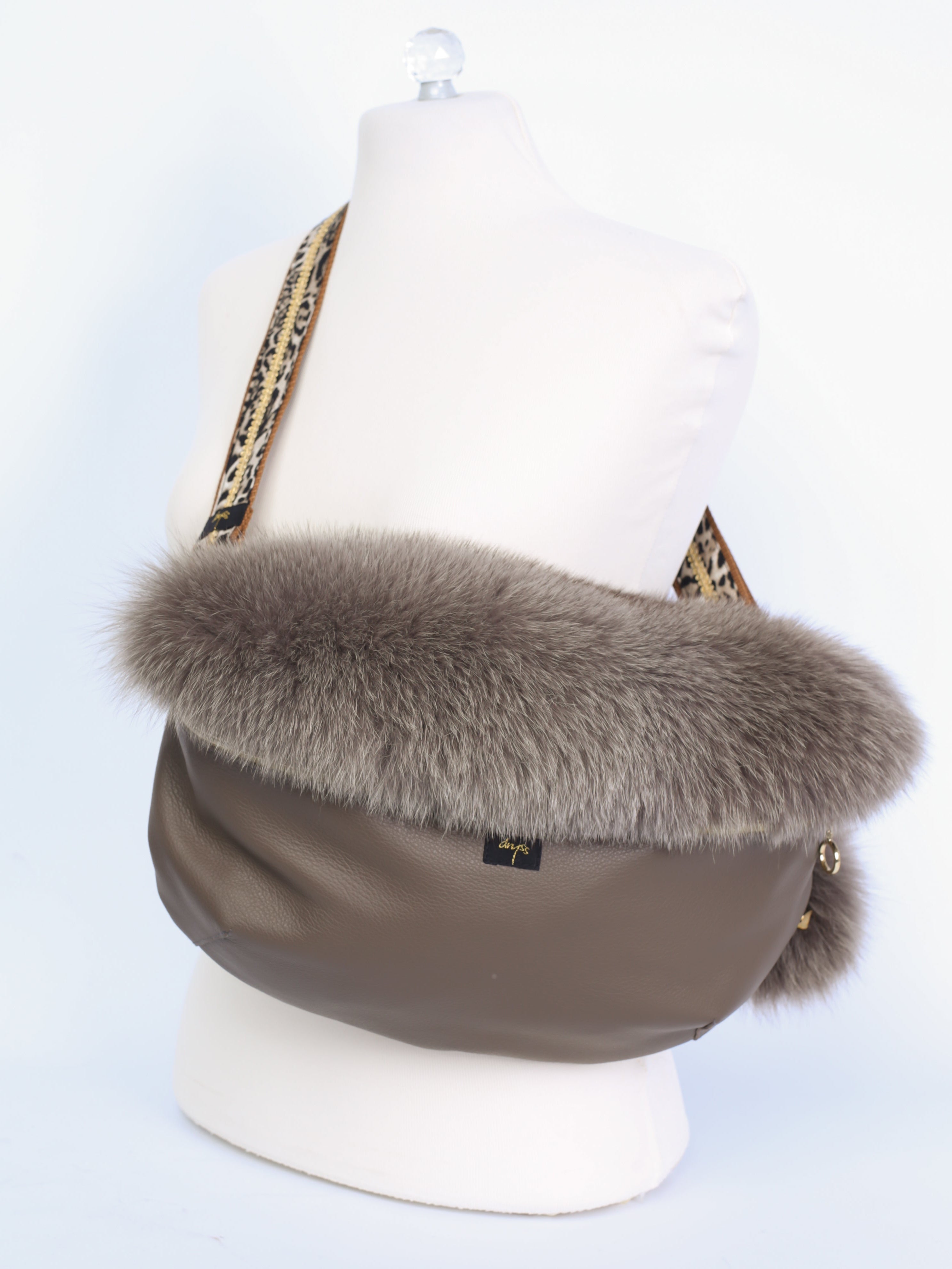 Sprinkle belt bag in leather and with fox fur