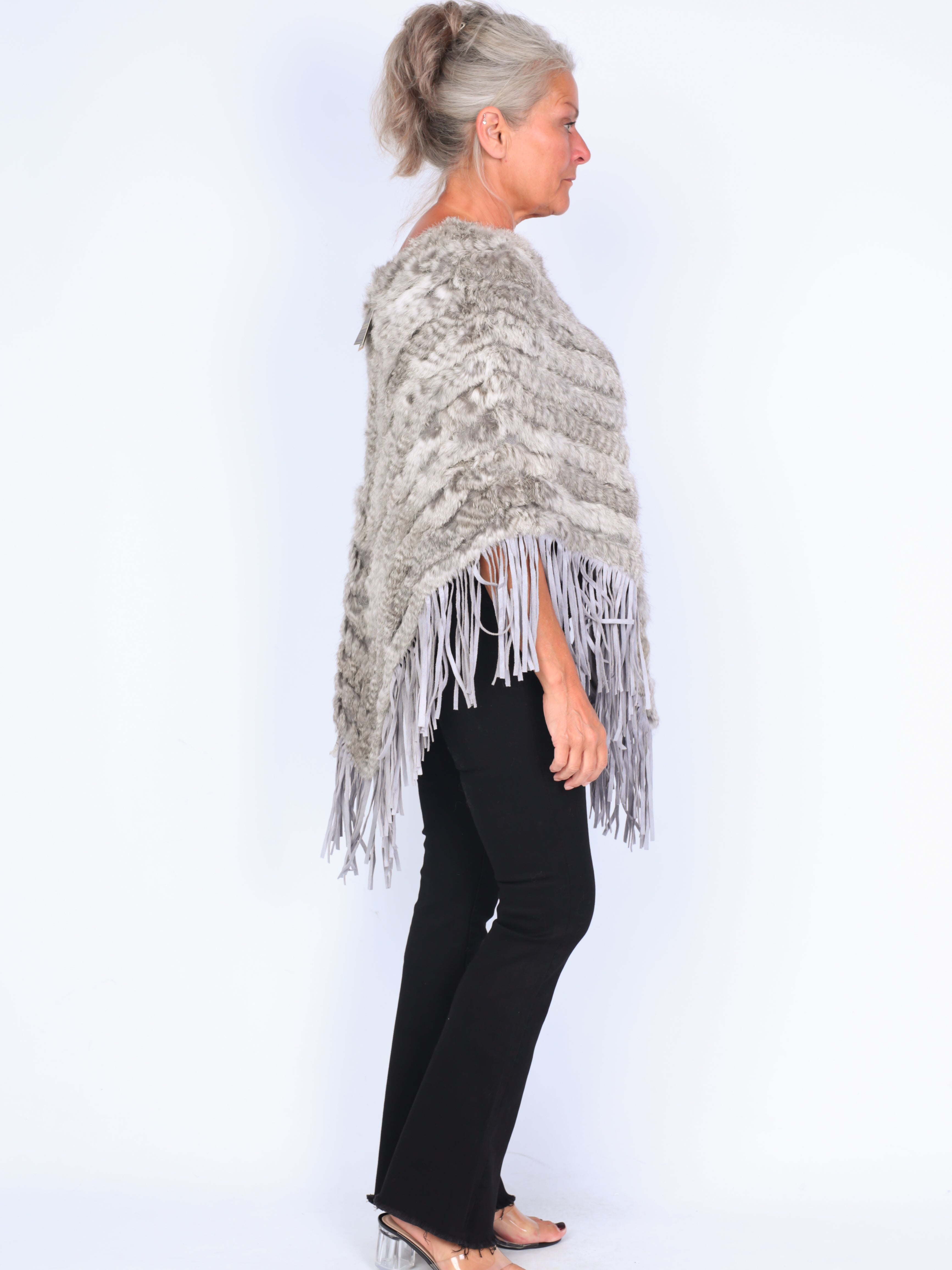 Crown 1 - Poncho with fringe gray