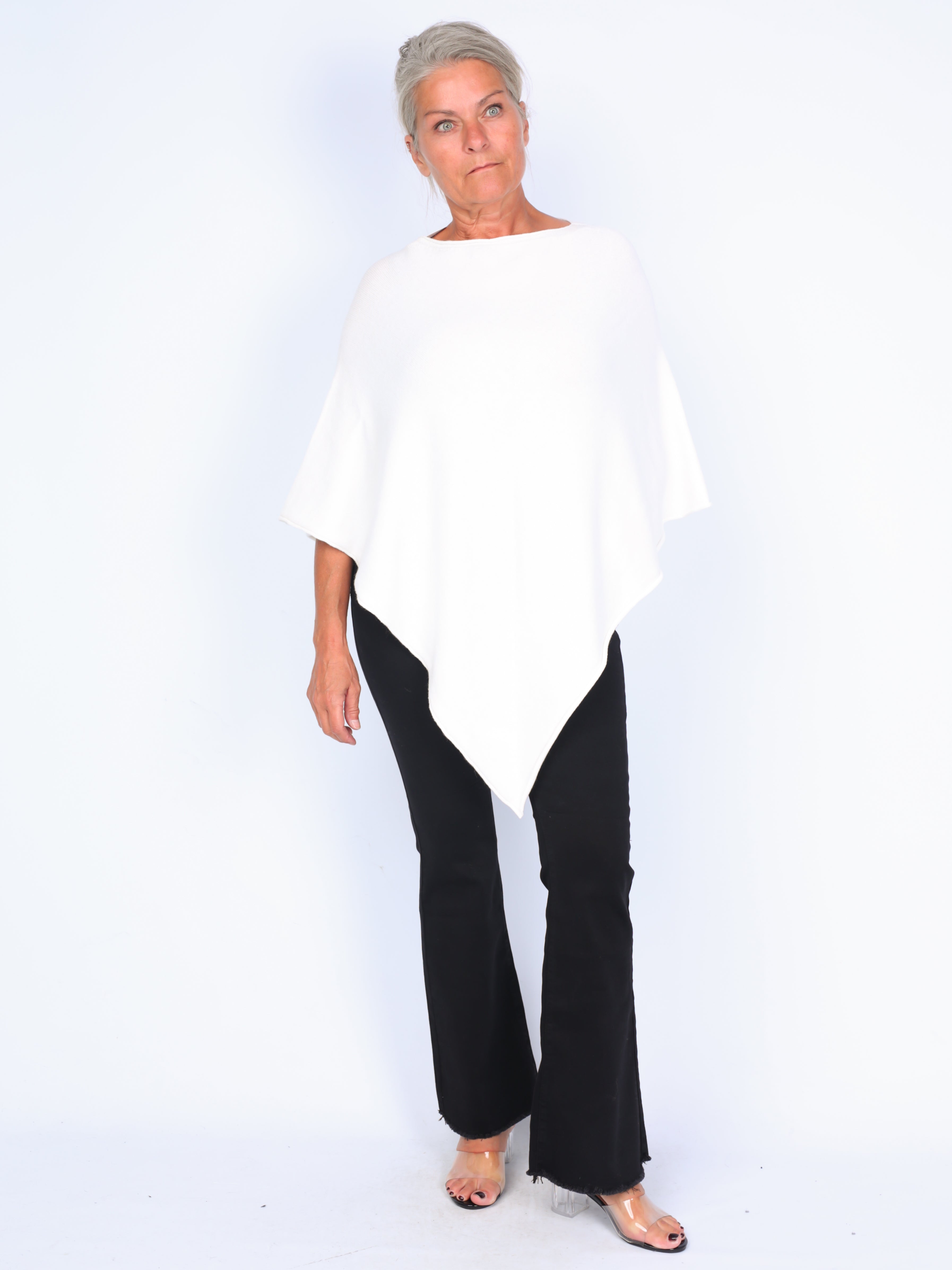 Klassisk strikket poncho