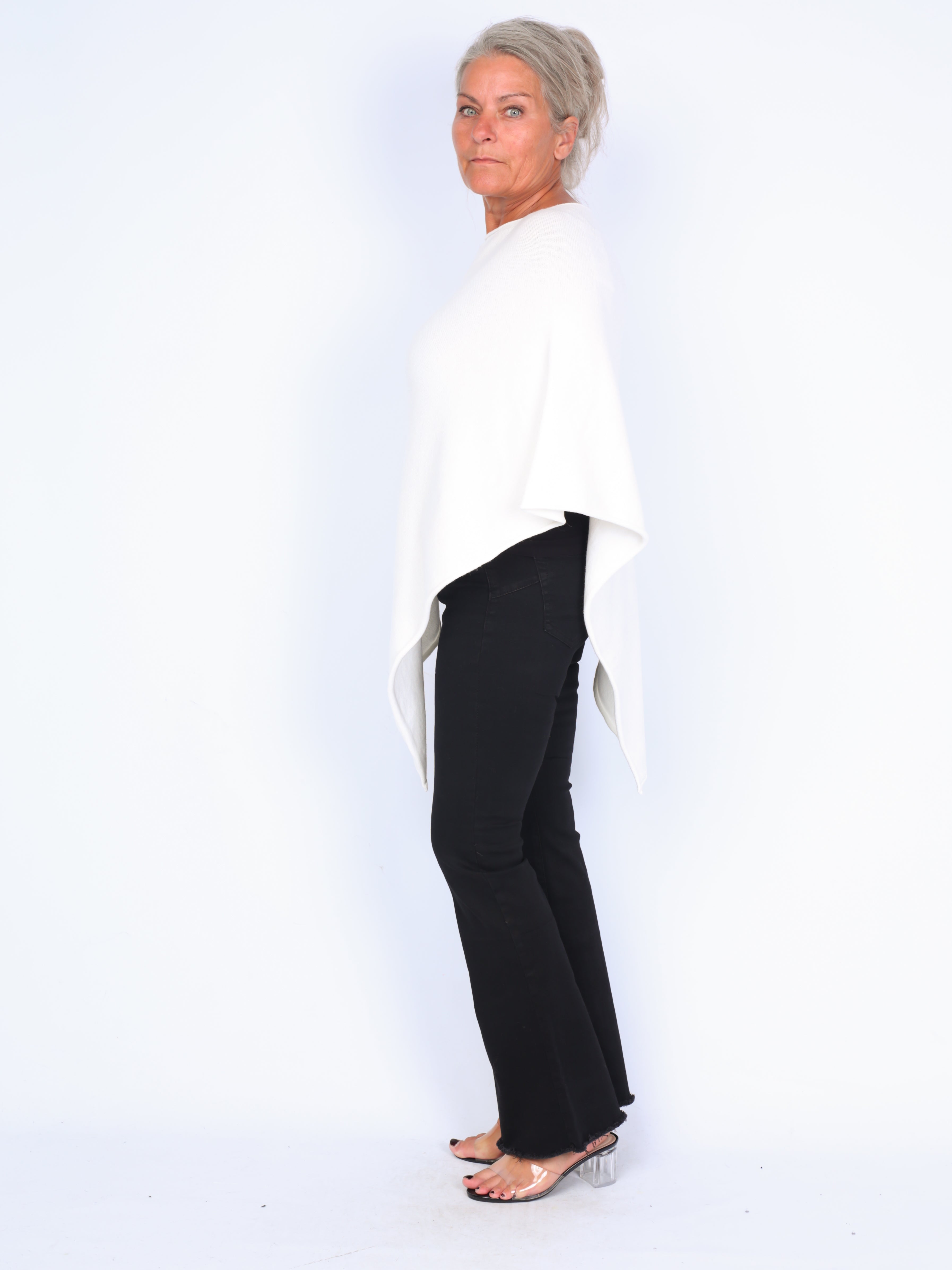 Klassisk strikket poncho