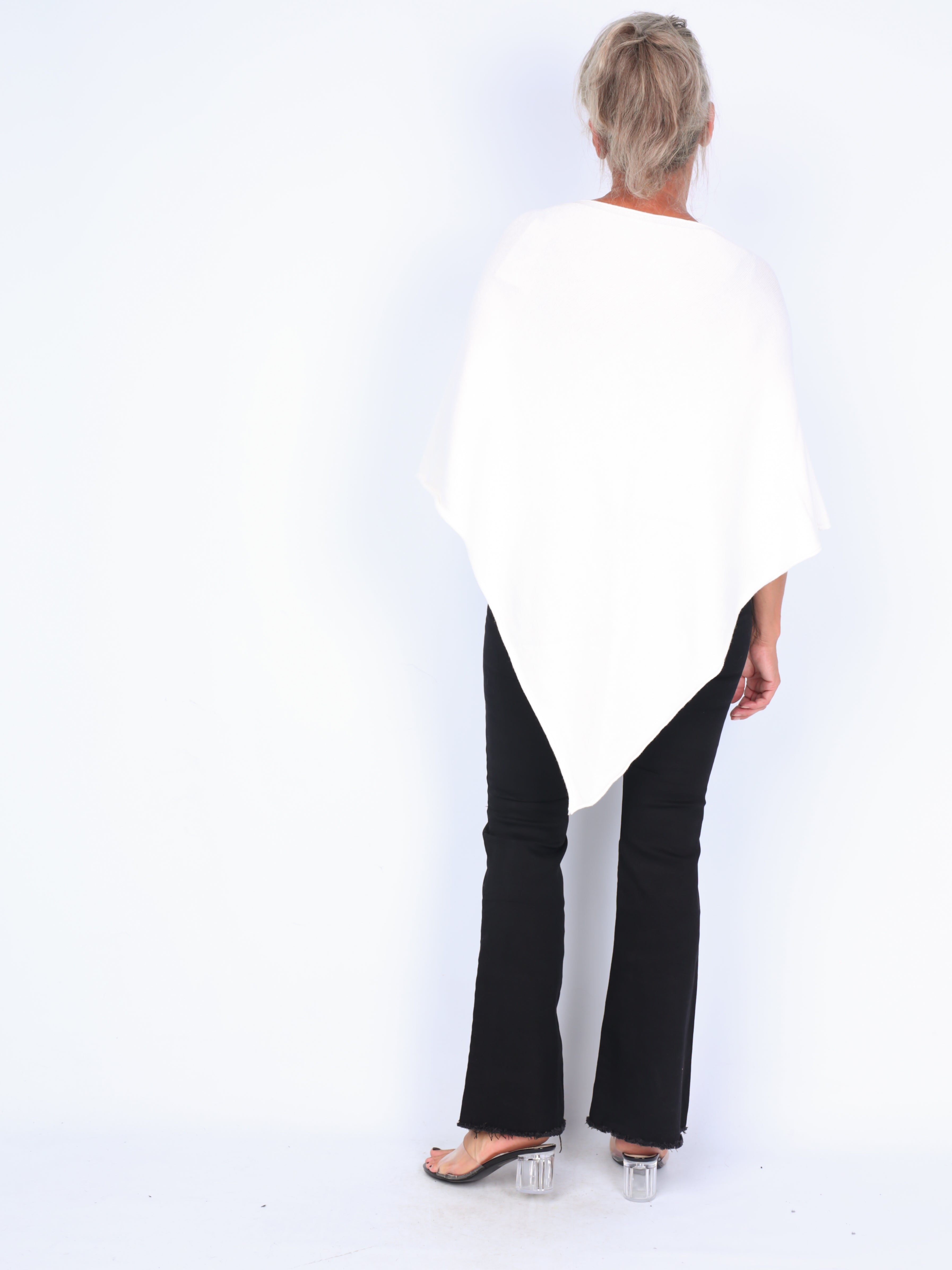 Klassisk strikket poncho