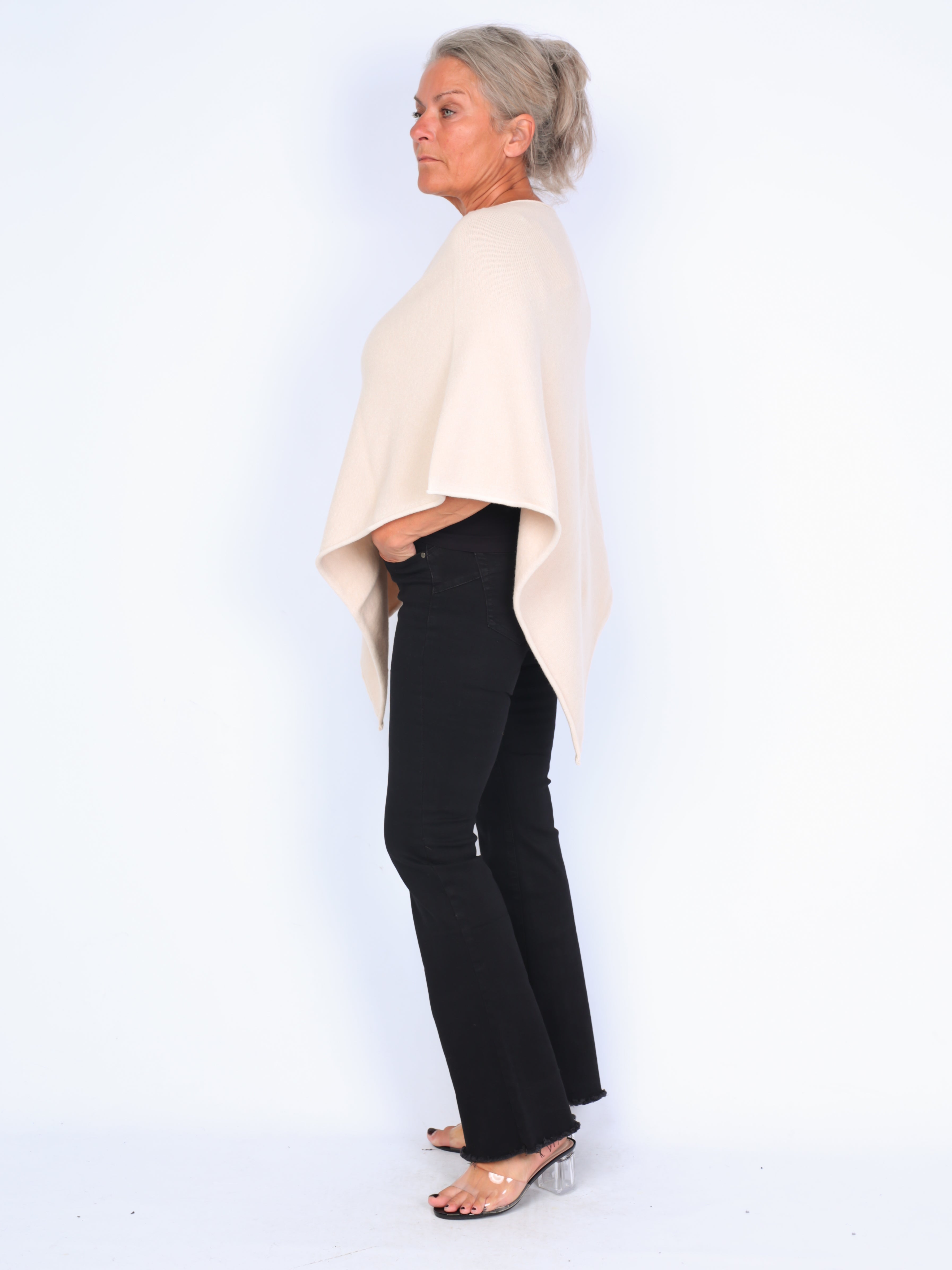 Klassisk strikket poncho