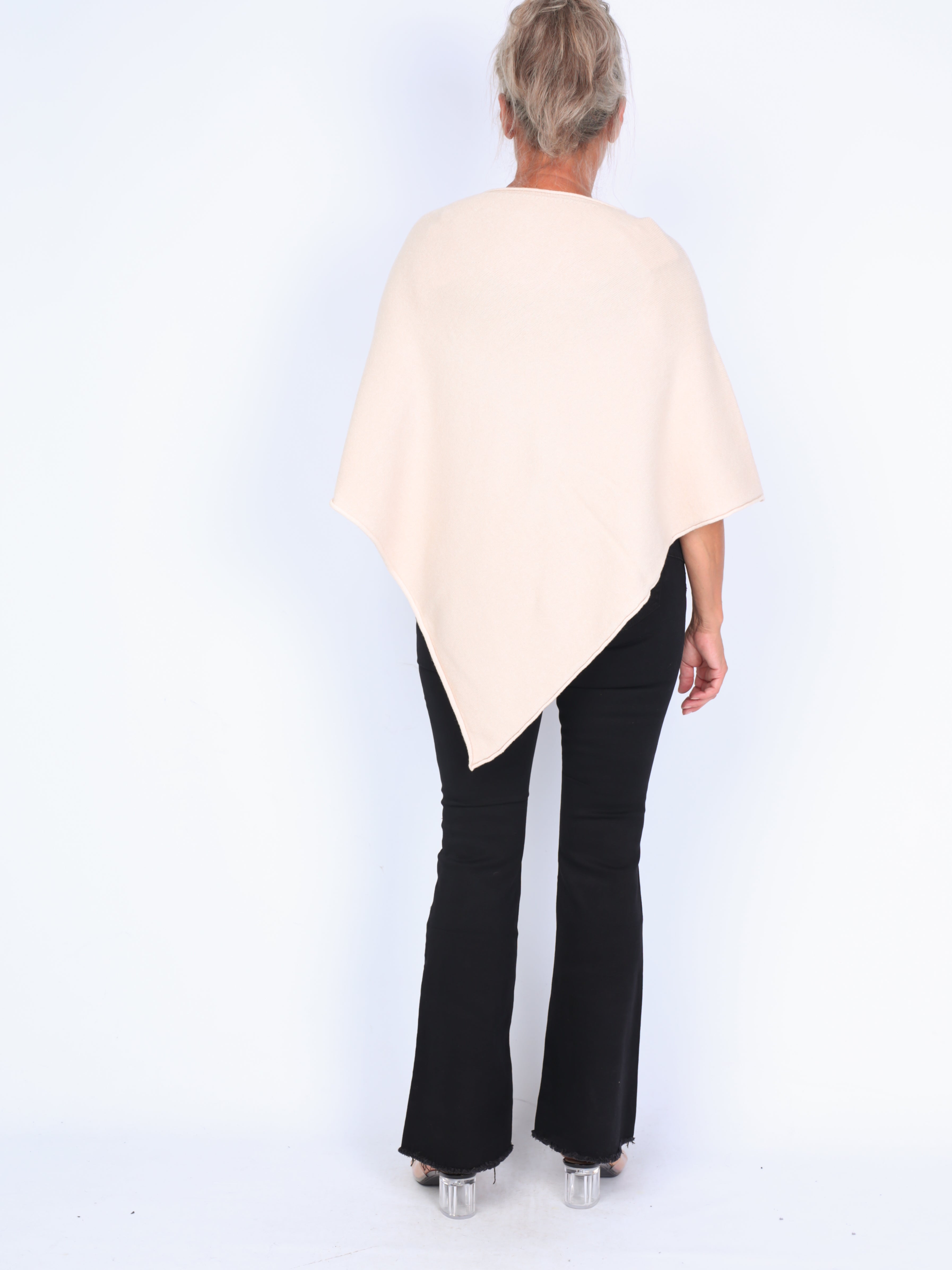 Klassisk strikket poncho