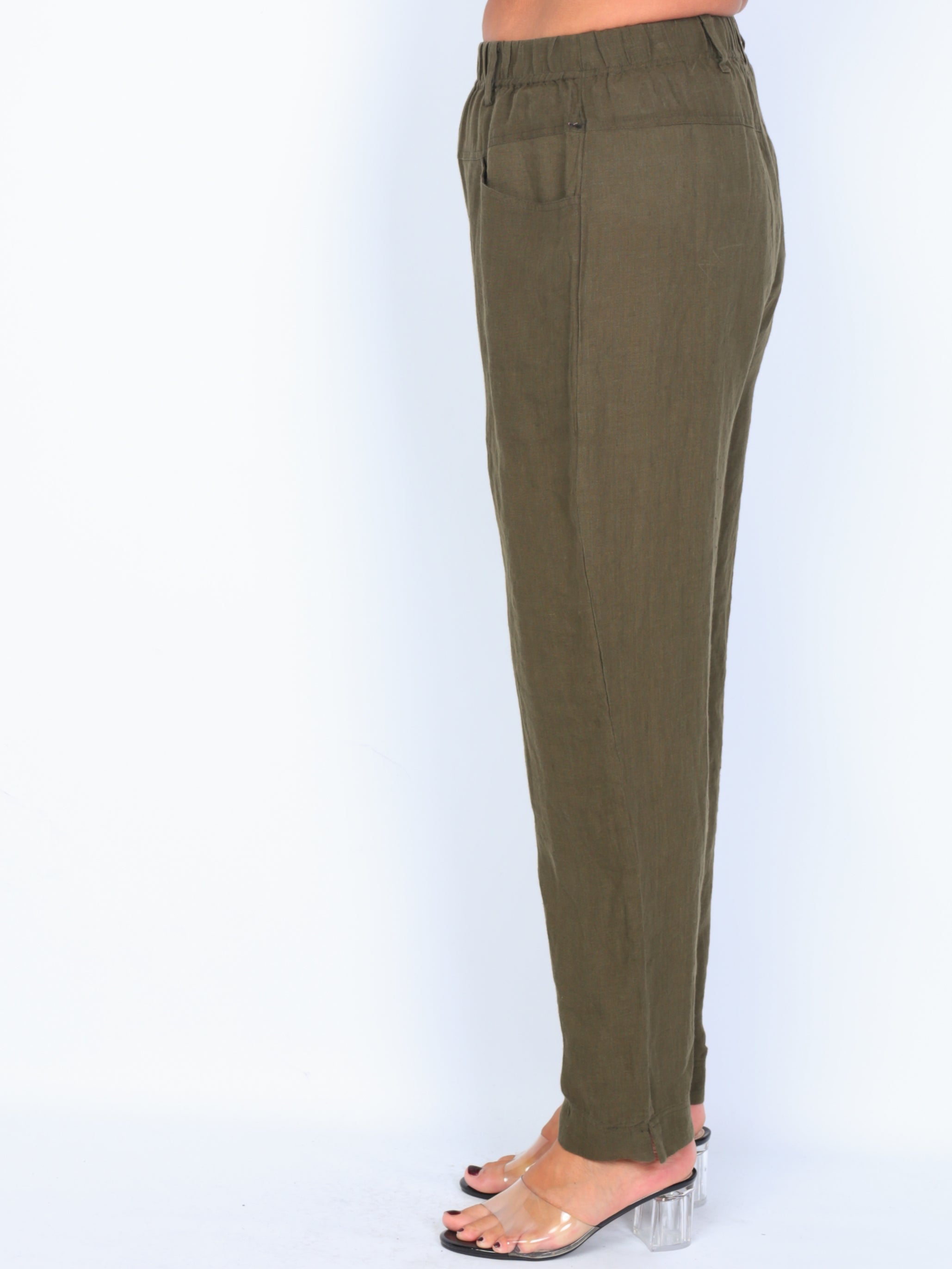 Some linen trousers with pockets