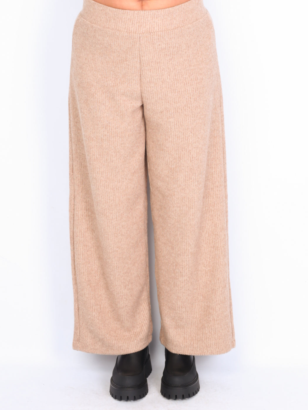 Soyaconcept ribbed trousers with elastic waist beige
