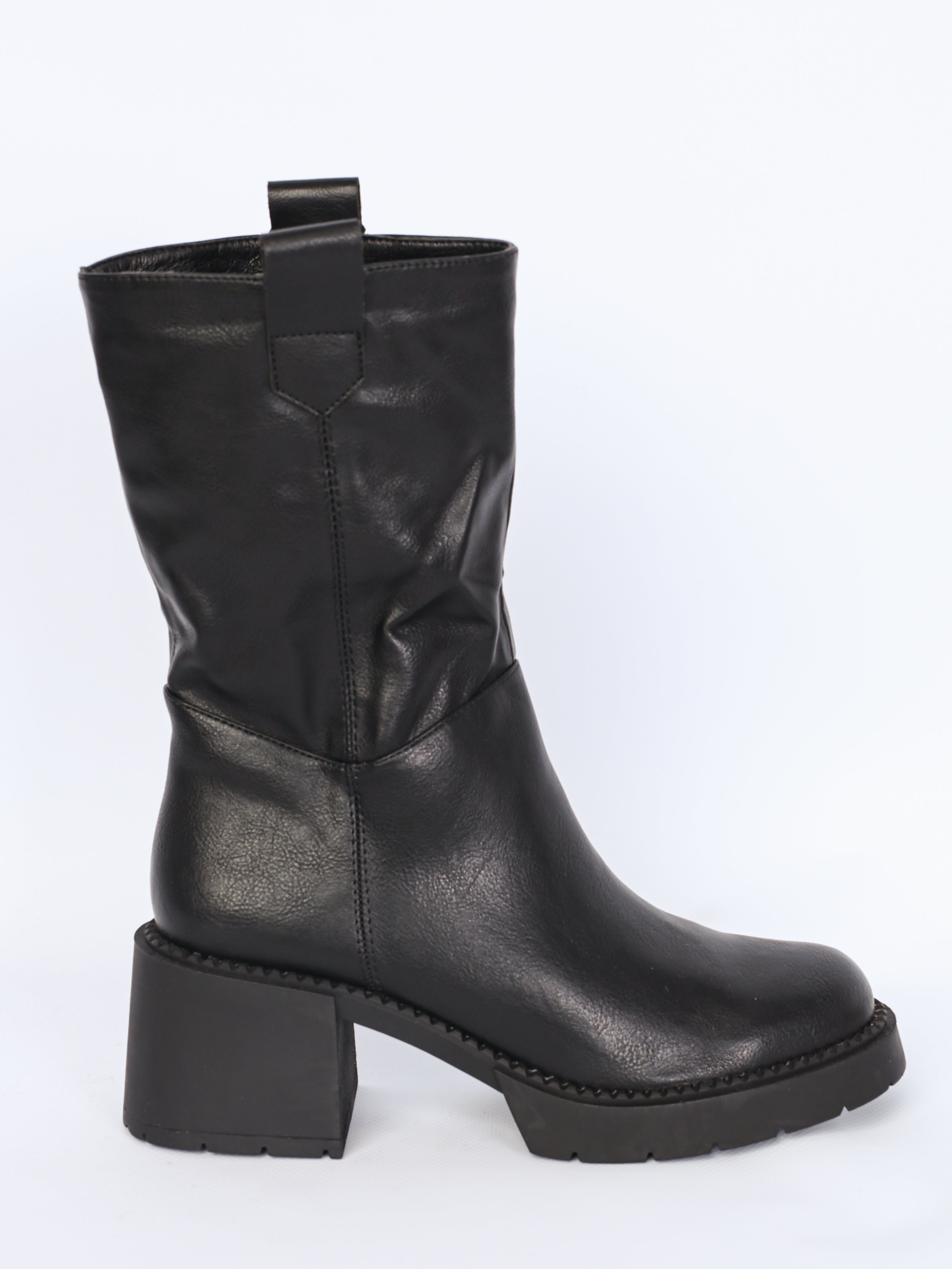 Chunky leather boot with heel