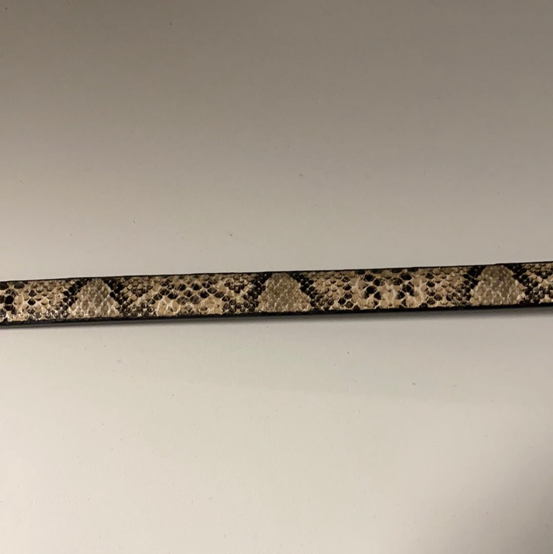 Slim belt with snake print