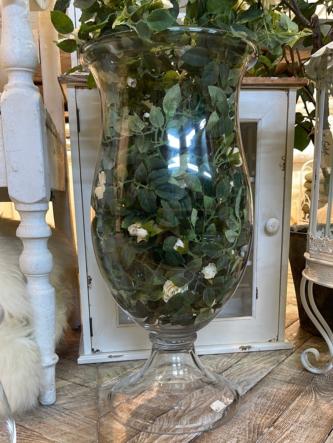 Glass vase rounded