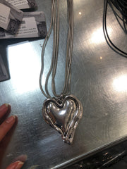 Krone 1 - Halskæde med hjerte i antik sølv