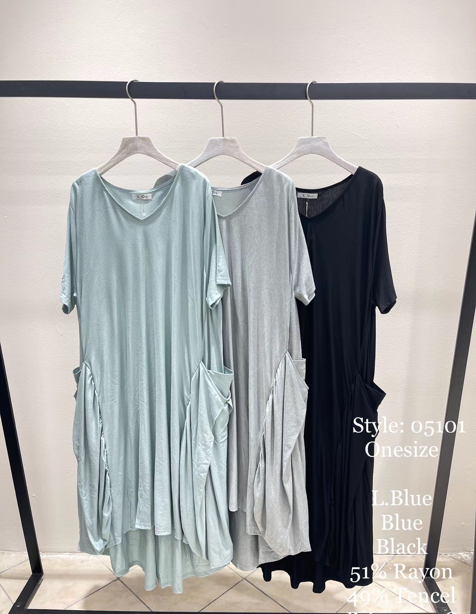 Lang asymmetrisk kjole sort by Krone 1