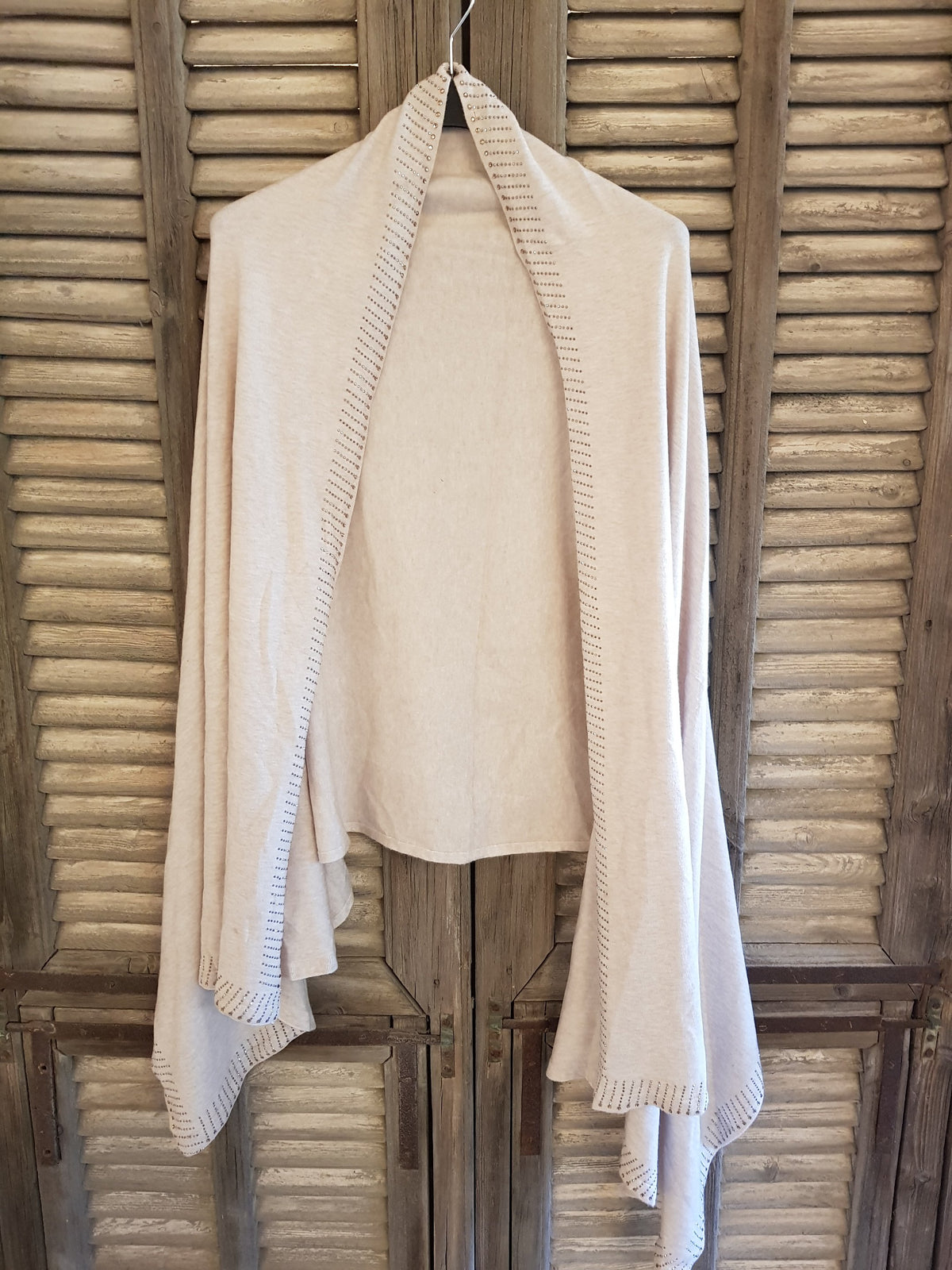 Rylie - Sand-colored Shawl With Stone